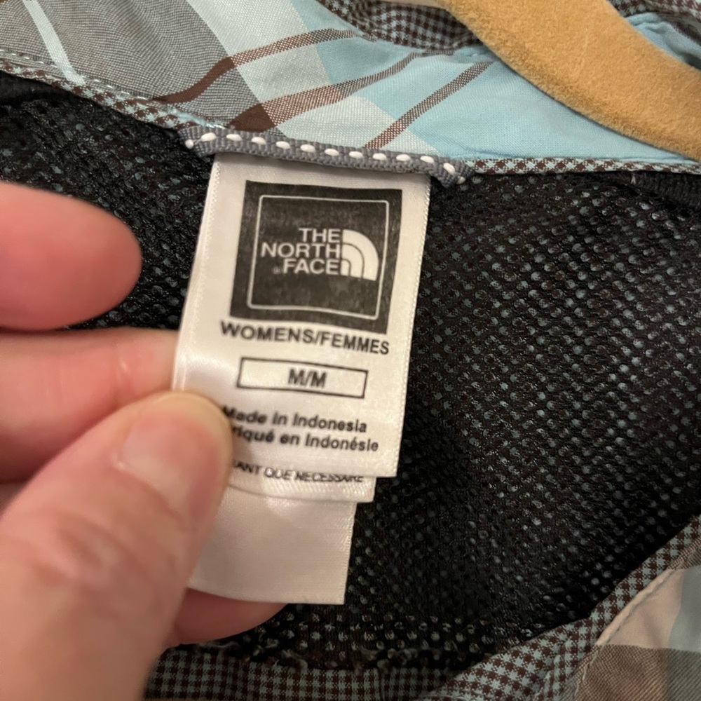 Ladies Medium The North Face Boulder Long Sleeve Shirt. Side Security Pocket - Picture 13 of 13